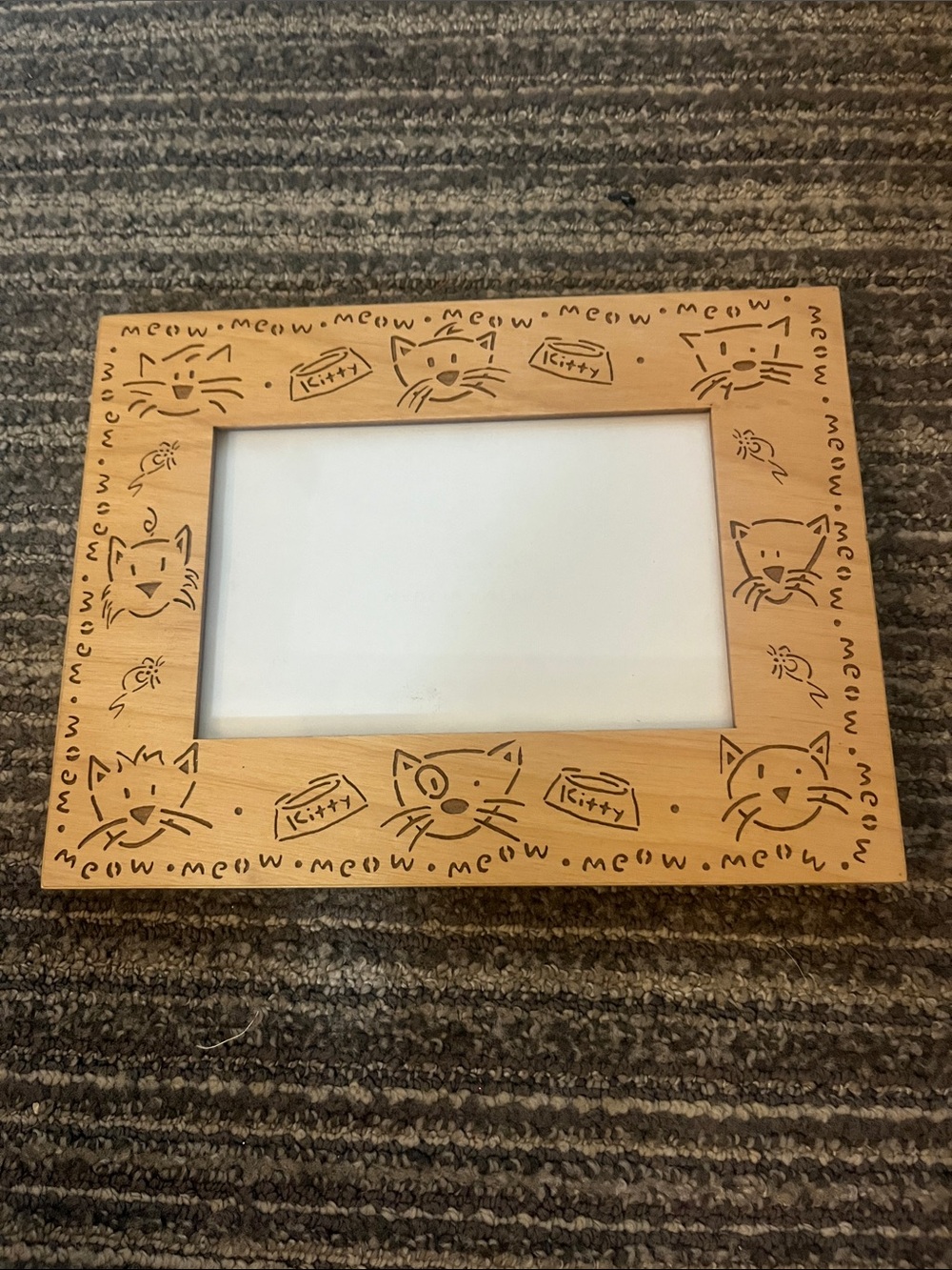 Wooden Cat Photo Frame Natural Wood 4 x 6 frame cute meow 557 Frame your Pet!